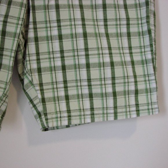 Columbia Plaid Shorts Green White Plaid Bermuda Golf Long Shorts Size 8 - Picture 8 of 13